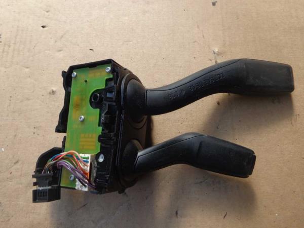 COMMODO VW/AUDI ( COTE CLIGNOTANT ) - Vue 2